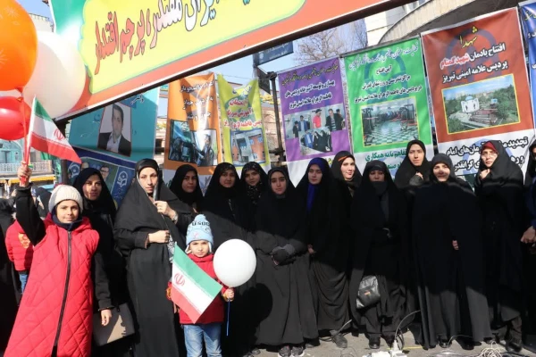 حضور حماسی خانواده بزرگ دانشگاه فرهنگیان در راهپیمایی 22 بهمن 1403  7