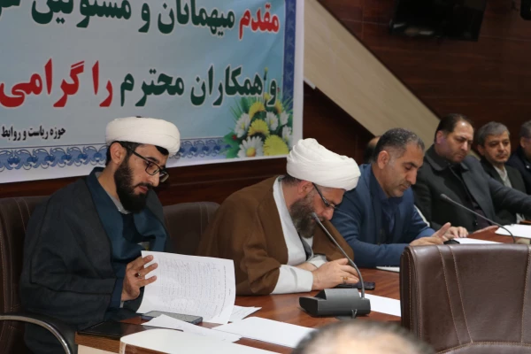 هدف اصلی دوره تخصصی عروج ،تربیت و آموزش ارتقای معرفت افزایی اساتید است 3