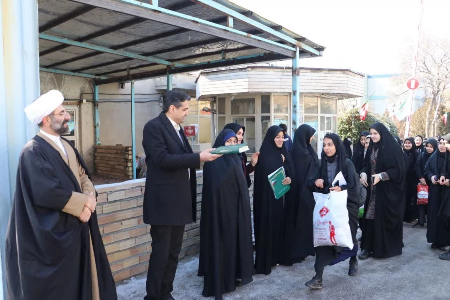  اعزام بزرگترین کاروان دانشجومعلمان دانشگاه فرهنگیان آذربایجان شرقی  به مناطق جنوب کشور 4