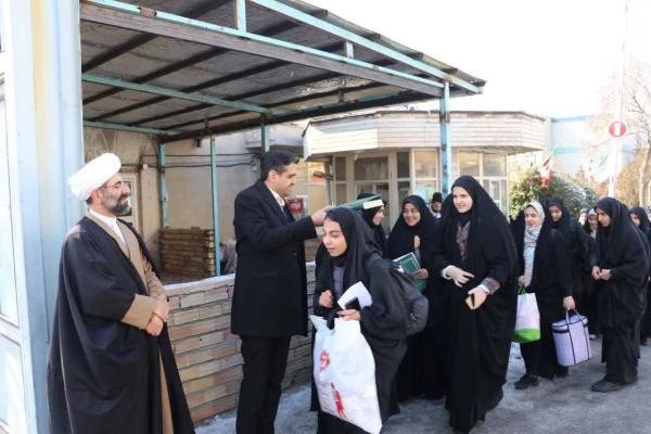  اعزام بزرگترین کاروان دانشجومعلمان دانشگاه فرهنگیان آذربایجان شرقی  به مناطق جنوب کشور 21