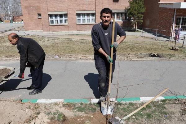 غرس نهال ایثار در پردیس علامه امینی تبریز  5