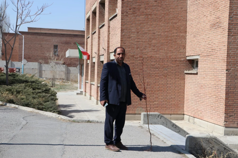 غرس نهال ایثار در پردیس علامه امینی تبریز  8