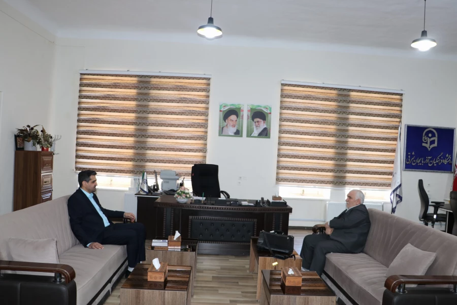 دیدار نماینده مجلس شورای اسلامی بارئیس  دانشگاه فرهنگیان استان آذربایجان شرقی 11