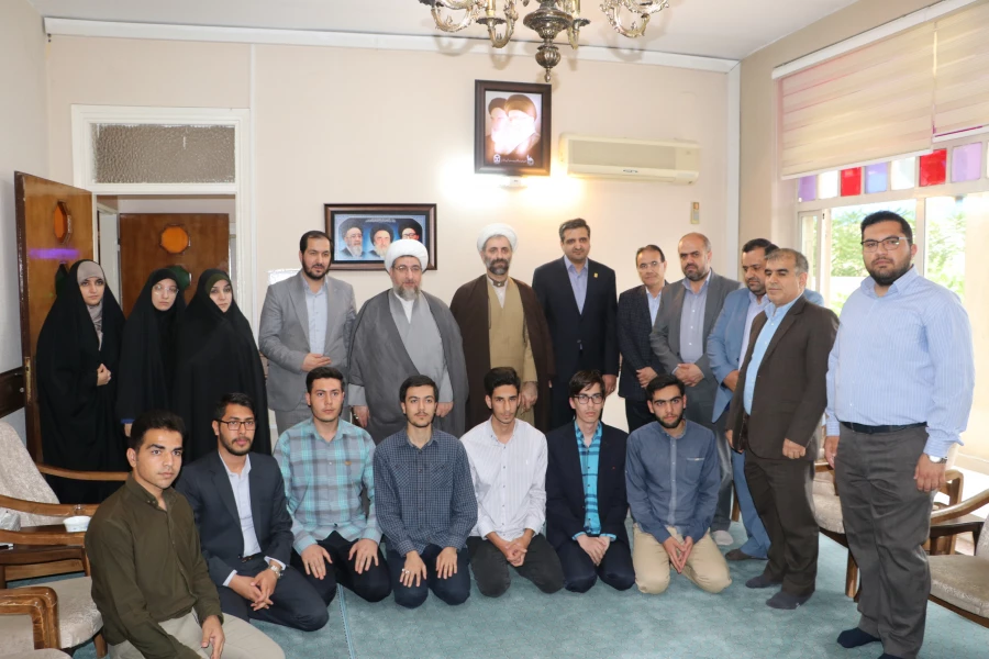 دیدار اعضای نخستین اجلاسیه شهدای دانشجومعلم دانشگاه فرهنگیان آذربایجان شرقی با نماینده ولی فقیه در استان وامام جمعه تبریز  9