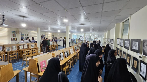 دوازدهمین نمایشگاه آثار هنری دانشجومعلمان به مناسبت دهه سرآمدی آموزش در پردیس فاطمه الزهرا برگزار شد  5