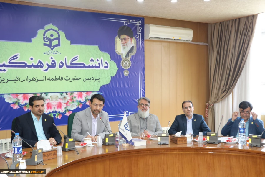  خدمت به خانواده معزز شهدا و ایثارگران و دانشجو معلمان شاهد و ایثارگر توفیقی بسیار بزرگ بوده و هست 3