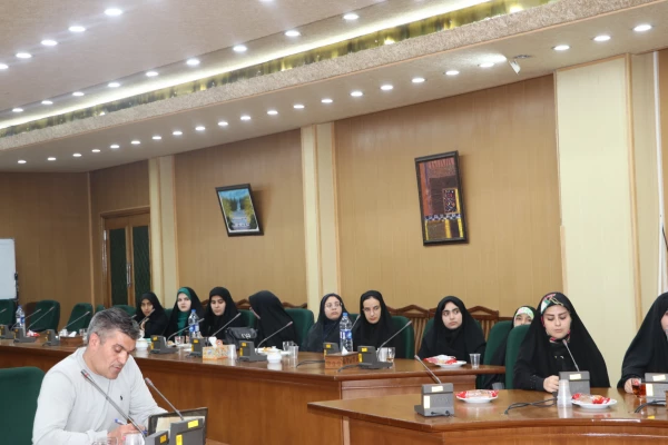  خدمت به خانواده معزز شهدا و ایثارگران و دانشجو معلمان شاهد و ایثارگر توفیقی بسیار بزرگ بوده و هست 7