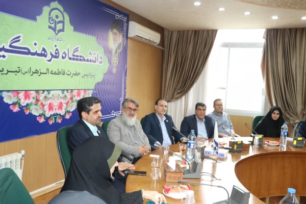  خدمت به خانواده معزز شهدا و ایثارگران و دانشجو معلمان شاهد و ایثارگر توفیقی بسیار بزرگ بوده و هست 11