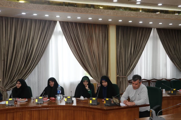  خدمت به خانواده معزز شهدا و ایثارگران و دانشجو معلمان شاهد و ایثارگر توفیقی بسیار بزرگ بوده و هست 13