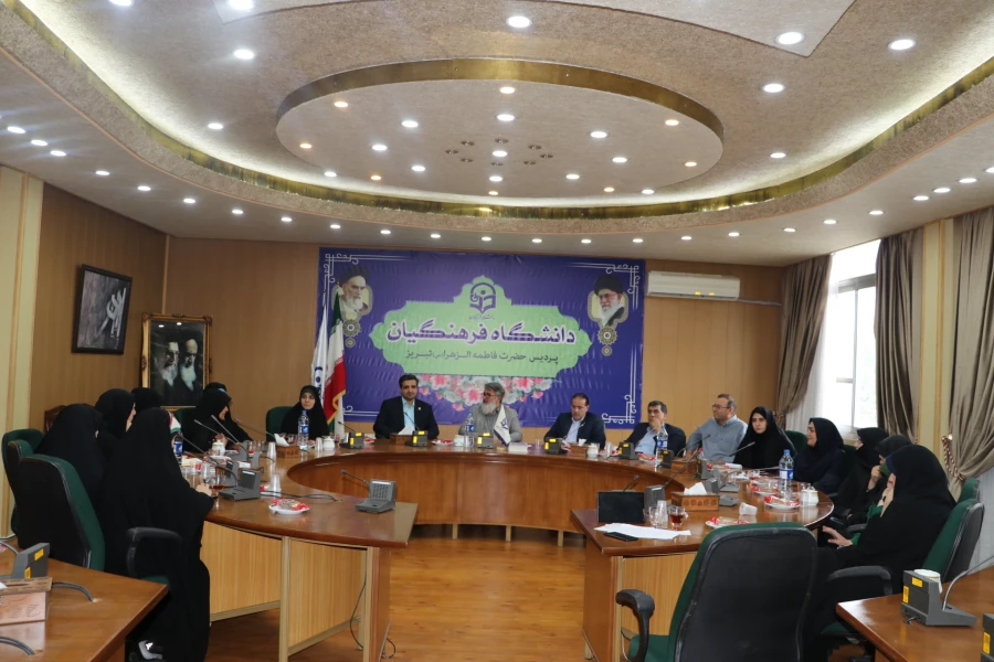  خدمت به خانواده معزز شهدا و ایثارگران و دانشجو معلمان شاهد و ایثارگر توفیقی بسیار بزرگ بوده و هست 14