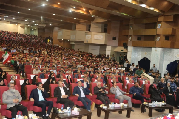 ۱۶۲۰ دانشجو معلم قدردان حماسه آفرینی های۴۳ شهید دانشجو معلم آذربایجان شرقی
 8