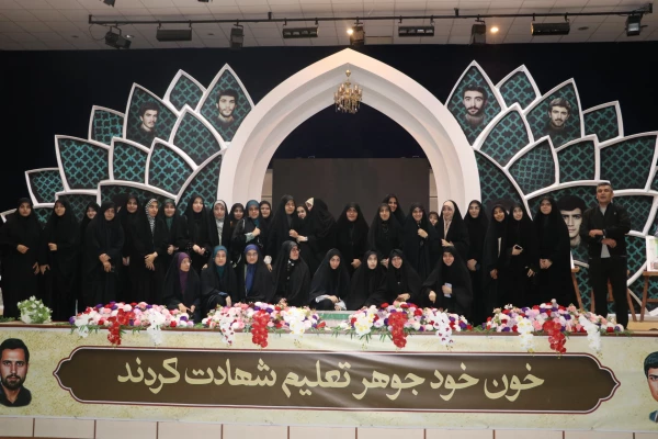 ۱۶۲۰ دانشجو معلم قدردان حماسه آفرینی های۴۳ شهید دانشجو معلم آذربایجان شرقی
 11