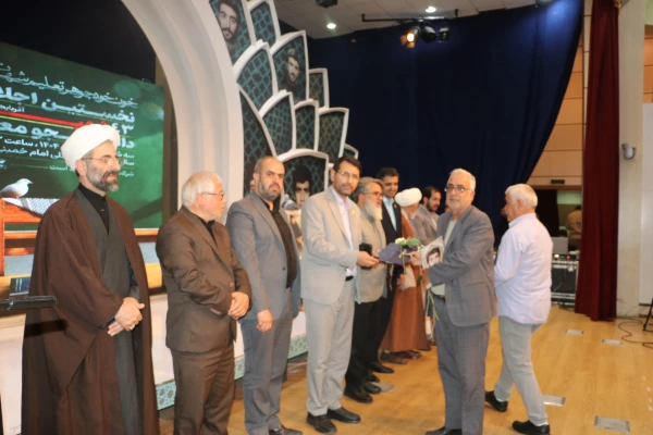 ۱۶۲۰ دانشجو معلم قدردان حماسه آفرینی های۴۳ شهید دانشجو معلم آذربایجان شرقی
 21