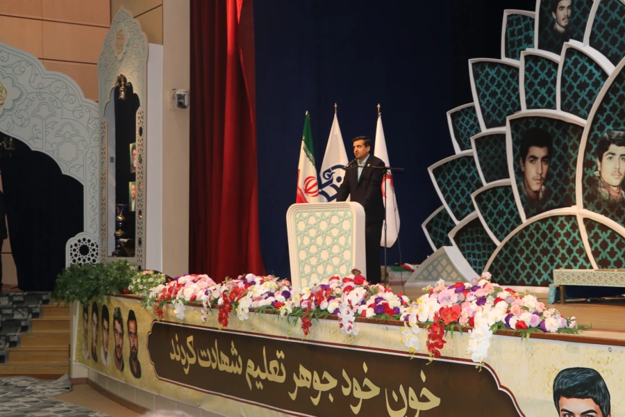 ۱۶۲۰ دانشجو معلم قدردان حماسه آفرینی های۴۳ شهید دانشجو معلم آذربایجان شرقی
 29