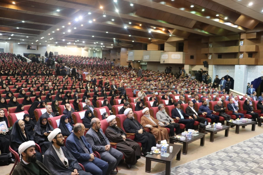 ۱۶۲۰ دانشجو معلم قدردان حماسه آفرینی های۴۳ شهید دانشجو معلم آذربایجان شرقی
 30