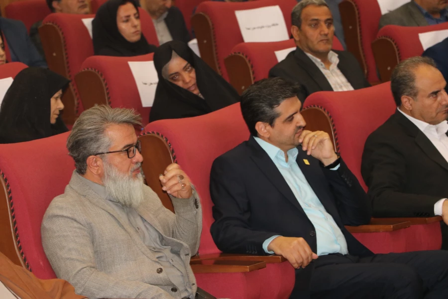 ۱۶۲۰ دانشجو معلم قدردان حماسه آفرینی های۴۳ شهید دانشجو معلم آذربایجان شرقی
 32