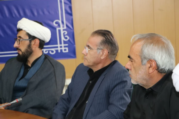 نشست بررسی معیارهای مقاومت و پیروزی در دنیای معاصر با نگاه به تاریخچه قیام امام حسین(ع)  8