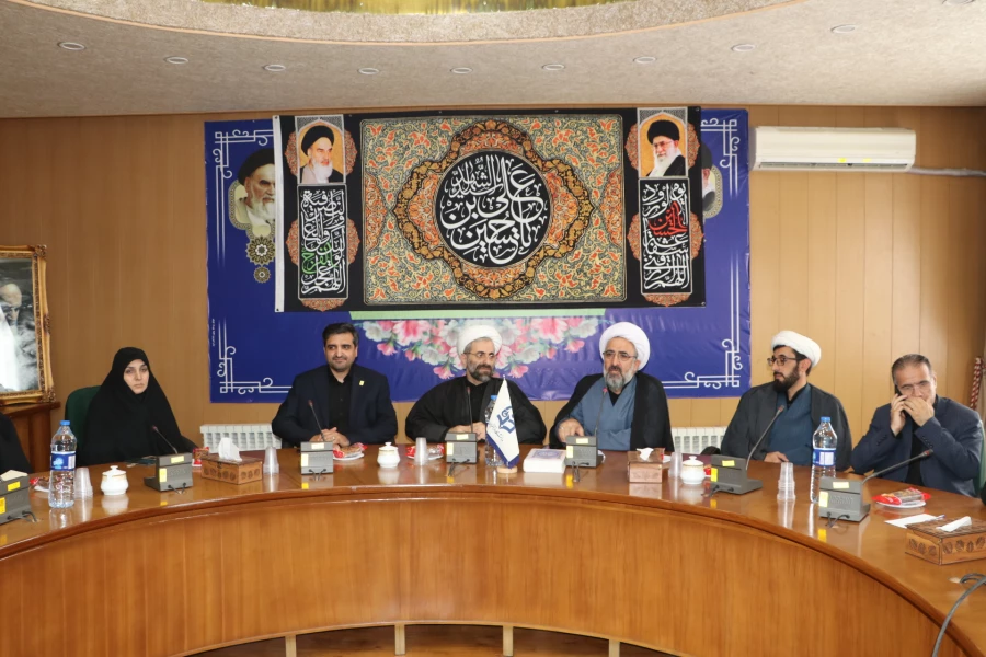 نشست بررسی معیارهای مقاومت و پیروزی در دنیای معاصر با نگاه به تاریخچه قیام امام حسین(ع)  9