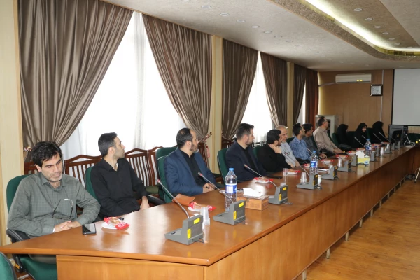 نشست بررسی معیارهای مقاومت و پیروزی در دنیای معاصر با نگاه به تاریخچه قیام امام حسین(ع)  10