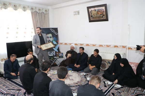 دیدار هیئت رئیسه دانشگاه فرهنگیان آذربایجان شرقی با خانواده معظم و معزز شهید قربانعلی ناموری در شهرستان بستان آباد 6