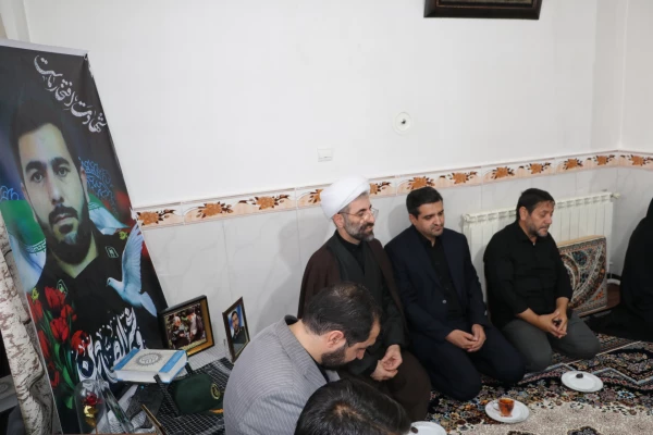 دیدار هیئت رئیسه دانشگاه فرهنگیان آذربایجان شرقی با خانواده معظم و معزز شهید قربانعلی ناموری در شهرستان بستان آباد 10