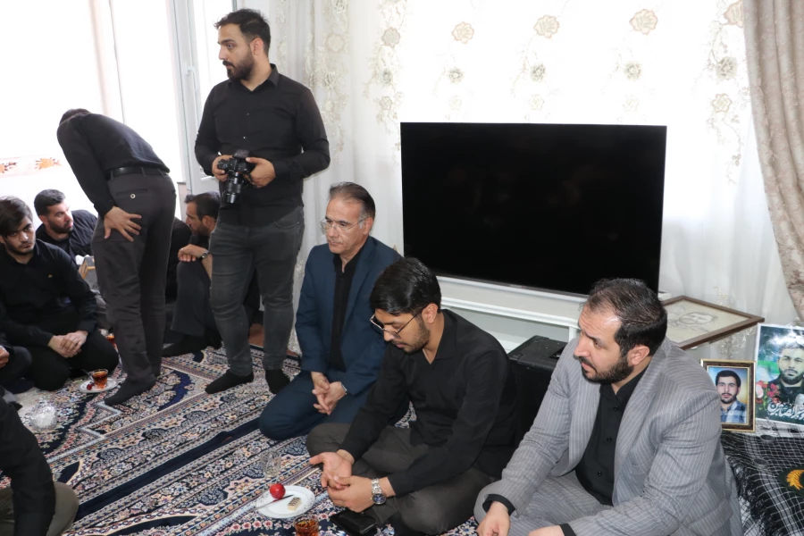 دیدار هیئت رئیسه دانشگاه فرهنگیان آذربایجان شرقی با خانواده معظم و معزز شهید قربانعلی ناموری در شهرستان بستان آباد 15
