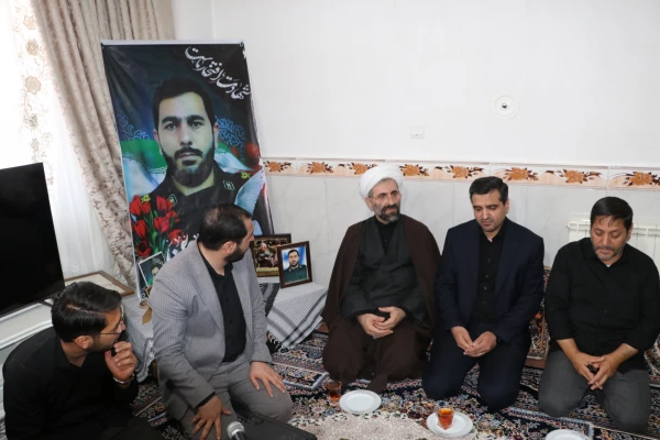 دیدار هیئت رئیسه دانشگاه فرهنگیان آذربایجان شرقی با خانواده معظم و معزز شهید قربانعلی ناموری در شهرستان بستان آباد 17