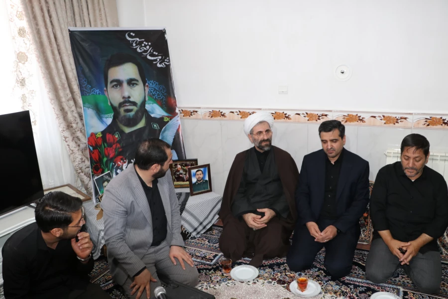 دیدار هیئت رئیسه دانشگاه فرهنگیان آذربایجان شرقی با خانواده معظم و معزز شهید قربانعلی ناموری در شهرستان بستان آباد 17