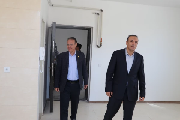 بازدید رئیس دانشگاه از آپارتمانهای تکمیل شده جنب پردیس علامه امینی تبریز  7