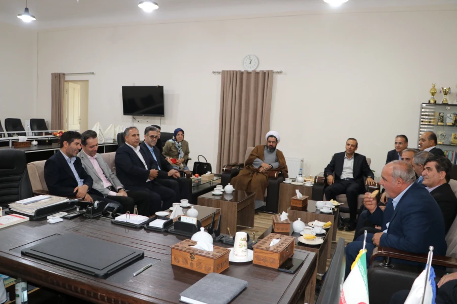 دیدار روسای نواحی آموزش وپرورش استان با رئیس دانشگاه فرهنگیان آذربایجان شرقی  3