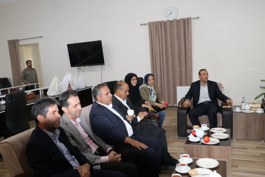 دیدار روسای نواحی آموزش وپرورش استان با رئیس دانشگاه فرهنگیان آذربایجان شرقی  13