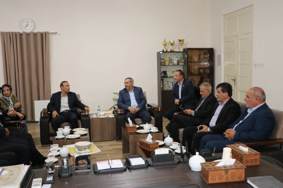 دیدار روسای نواحی آموزش وپرورش استان با رئیس دانشگاه فرهنگیان آذربایجان شرقی  15