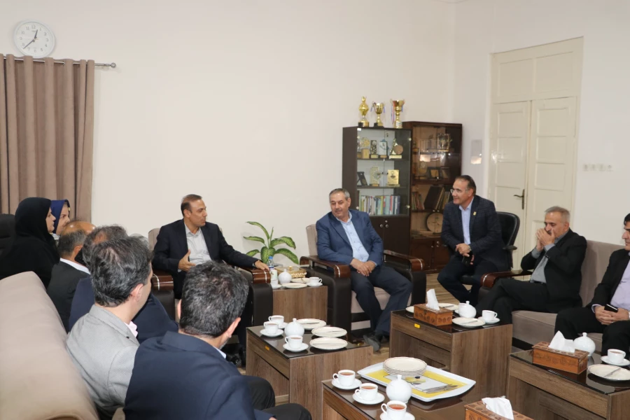 دیدار روسای نواحی آموزش وپرورش استان با رئیس دانشگاه فرهنگیان آذربایجان شرقی  16