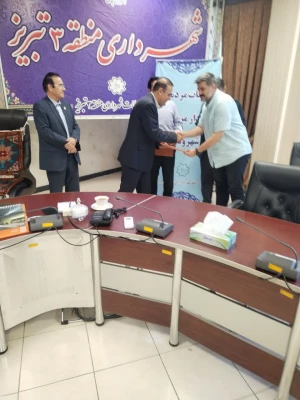 دیدار رئیس دانشگاه فرهنگیان استان  با شهردار  منطقه ۳ تبریز 6