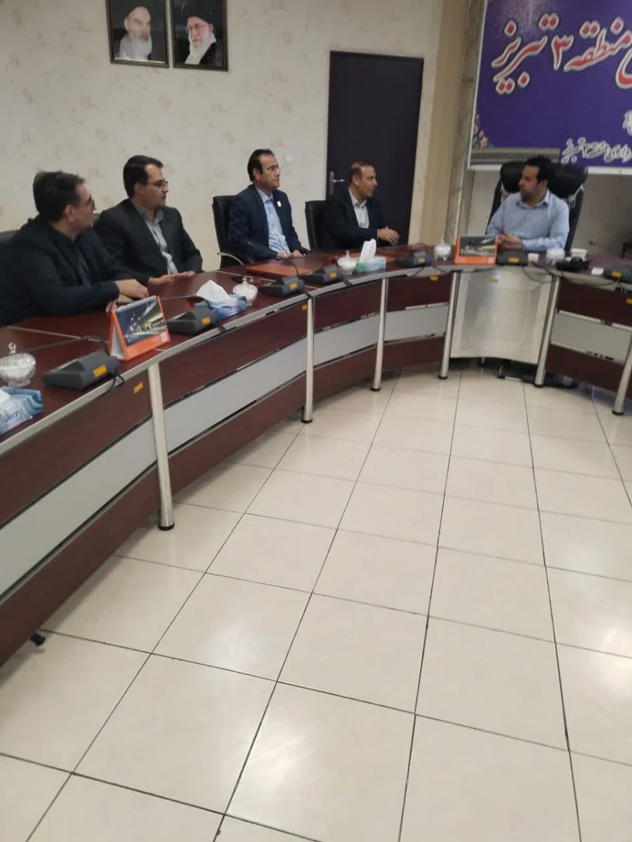 دیدار رئیس دانشگاه فرهنگیان استان  با شهردار  منطقه ۳ تبریز 10