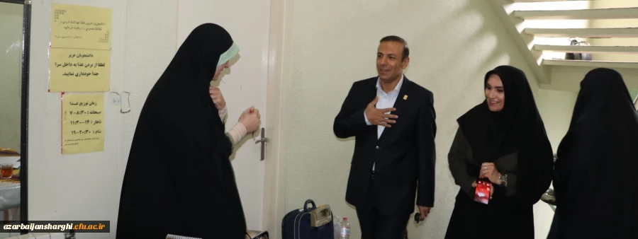 
برای تربیت معلمان کیفی و توانمند نیاز به بستر سازی و آماده کردن زیر ساخت ها و مطلوبیت بخشی در تمامی حوزه ها است. 2