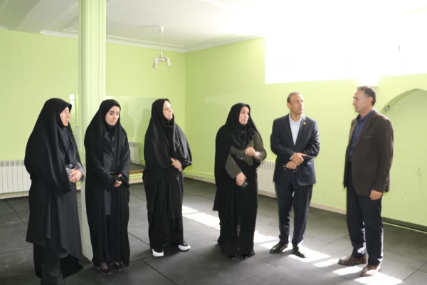 
برای تربیت معلمان کیفی و توانمند نیاز به بستر سازی و آماده کردن زیر ساخت ها و مطلوبیت بخشی در تمامی حوزه ها است. 3