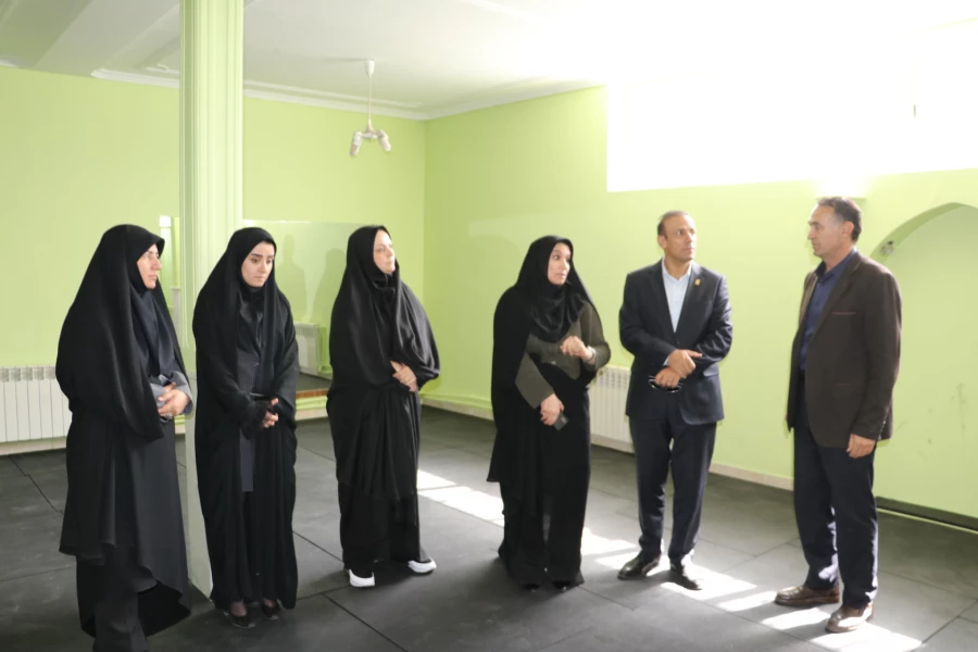 
برای تربیت معلمان کیفی و توانمند نیاز به بستر سازی و آماده کردن زیر ساخت ها و مطلوبیت بخشی در تمامی حوزه ها است. 3