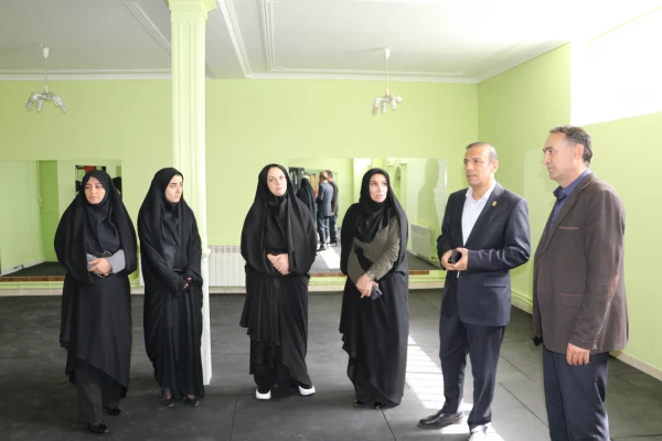 
برای تربیت معلمان کیفی و توانمند نیاز به بستر سازی و آماده کردن زیر ساخت ها و مطلوبیت بخشی در تمامی حوزه ها است. 4