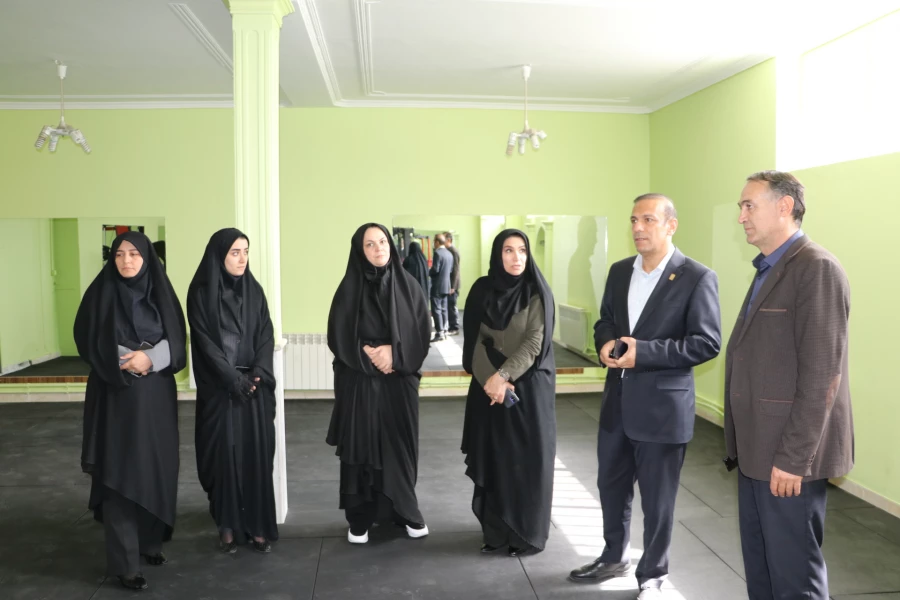 
برای تربیت معلمان کیفی و توانمند نیاز به بستر سازی و آماده کردن زیر ساخت ها و مطلوبیت بخشی در تمامی حوزه ها است. 4