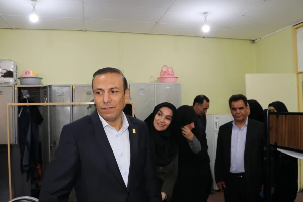 
برای تربیت معلمان کیفی و توانمند نیاز به بستر سازی و آماده کردن زیر ساخت ها و مطلوبیت بخشی در تمامی حوزه ها است. 6