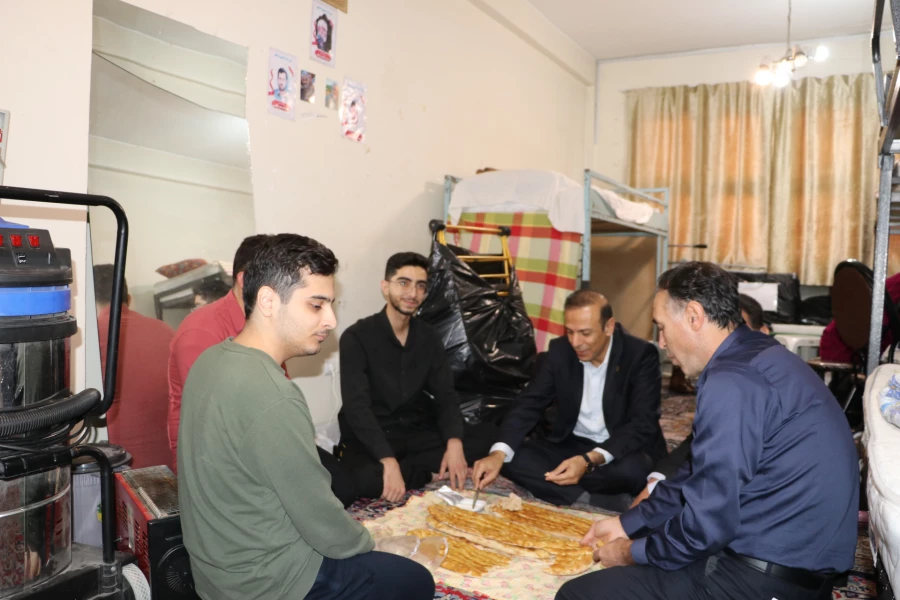 
برای تربیت معلمان کیفی و توانمند نیاز به بستر سازی و آماده کردن زیر ساخت ها و مطلوبیت بخشی در تمامی حوزه ها است. 8