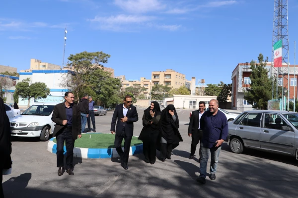 
برای تربیت معلمان کیفی و توانمند نیاز به بستر سازی و آماده کردن زیر ساخت ها و مطلوبیت بخشی در تمامی حوزه ها است. 9