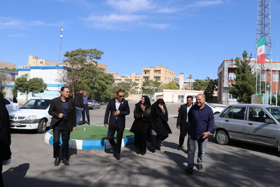 
برای تربیت معلمان کیفی و توانمند نیاز به بستر سازی و آماده کردن زیر ساخت ها و مطلوبیت بخشی در تمامی حوزه ها است. 9