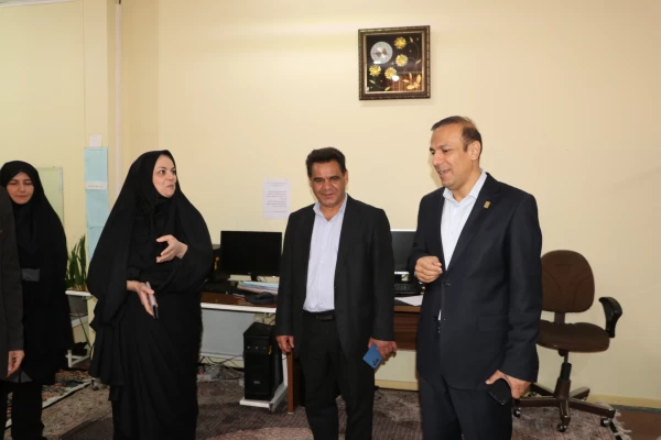 
برای تربیت معلمان کیفی و توانمند نیاز به بستر سازی و آماده کردن زیر ساخت ها و مطلوبیت بخشی در تمامی حوزه ها است. 10