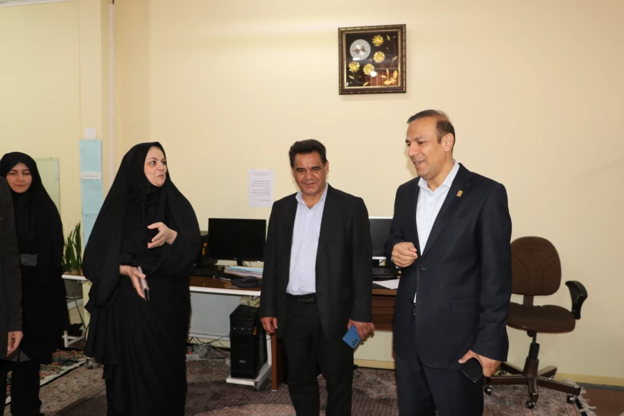 
برای تربیت معلمان کیفی و توانمند نیاز به بستر سازی و آماده کردن زیر ساخت ها و مطلوبیت بخشی در تمامی حوزه ها است. 10