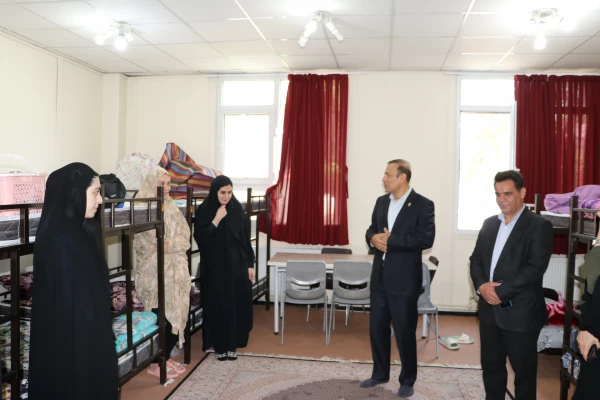 
برای تربیت معلمان کیفی و توانمند نیاز به بستر سازی و آماده کردن زیر ساخت ها و مطلوبیت بخشی در تمامی حوزه ها است. 11