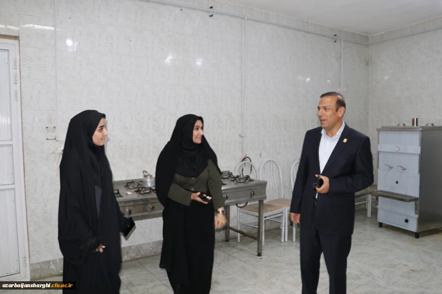 
برای تربیت معلمان کیفی و توانمند نیاز به بستر سازی و آماده کردن زیر ساخت ها و مطلوبیت بخشی در تمامی حوزه ها است. 13