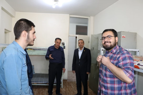 نشست صمیمی رئیس دانشگاه فرهنگیان آذربایجان شرقی با دانشجویان خوابگاهی  پردیس علامه امینی تبریز 4