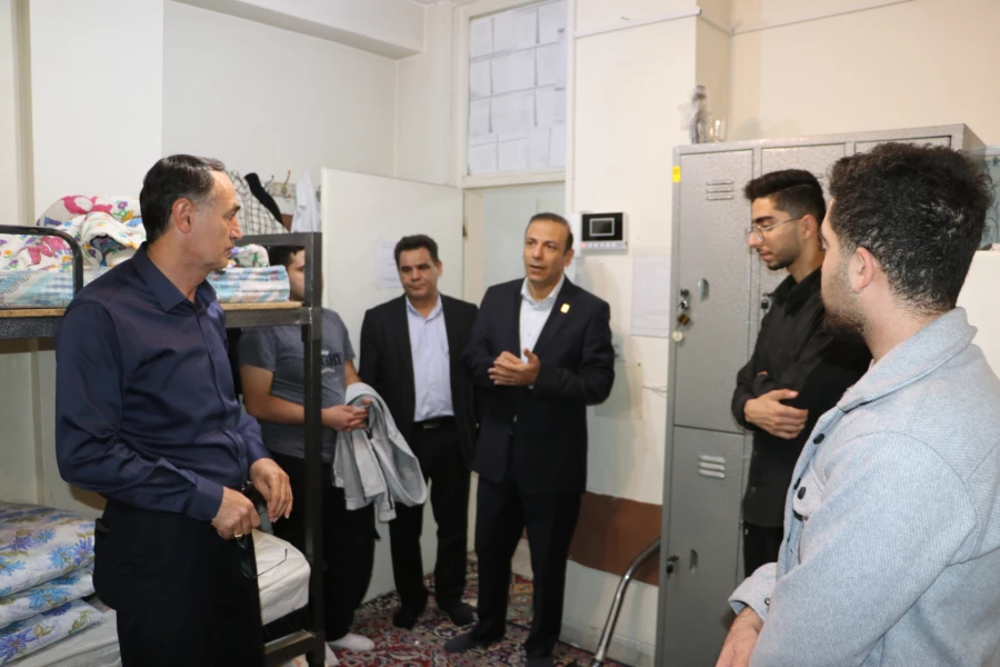 نشست صمیمی رئیس دانشگاه فرهنگیان آذربایجان شرقی با دانشجویان خوابگاهی  پردیس علامه امینی تبریز 8